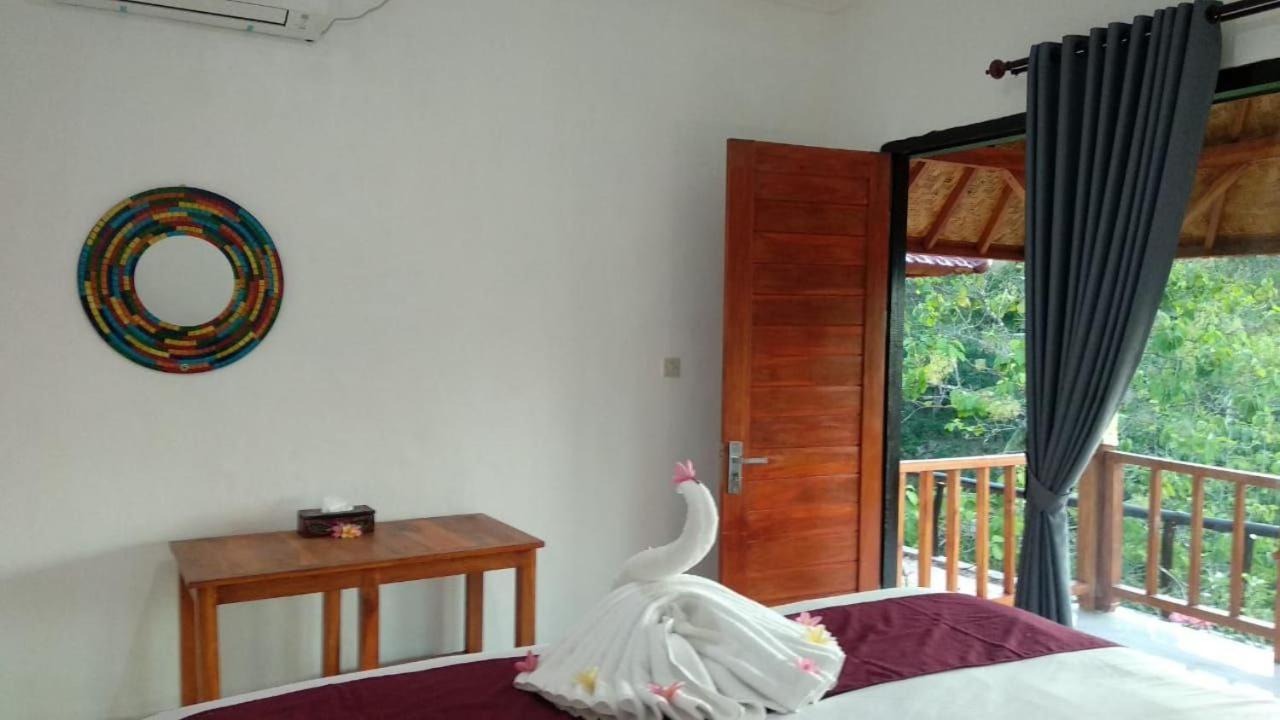 Vina Bungalow Toyapakeh Bagian luar foto