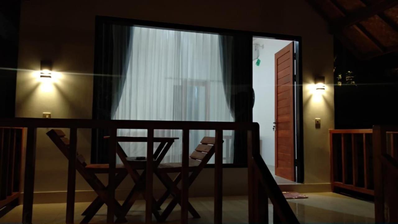Vina Bungalow Toyapakeh Bagian luar foto