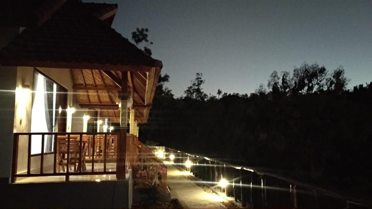 Vina Bungalow Toyapakeh Bagian luar foto