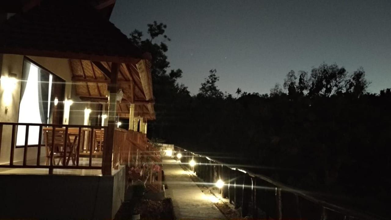 Vina Bungalow Toyapakeh Bagian luar foto