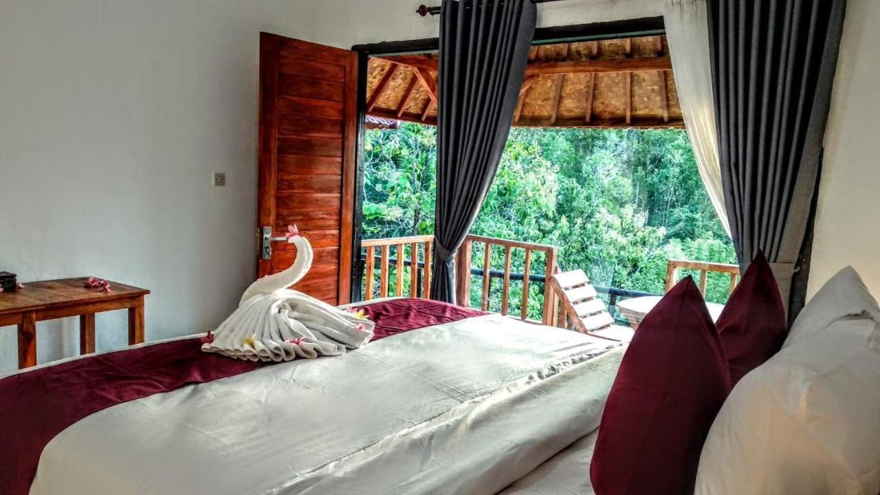 Vina Bungalow Toyapakeh Bagian luar foto